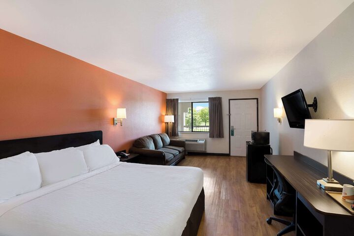 Room 34 of 46