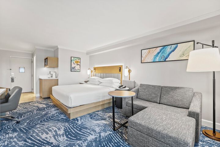 Room 70 of 103