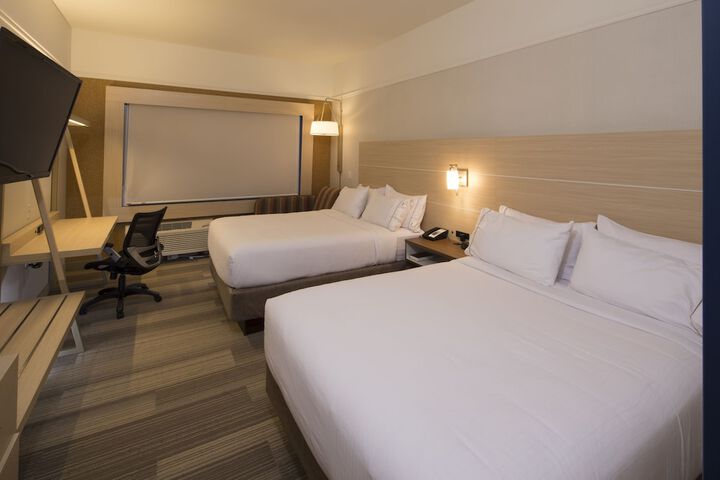 Room 12 of 26