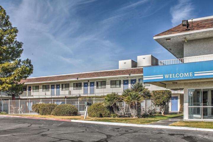 Motel 6 Mojave CA