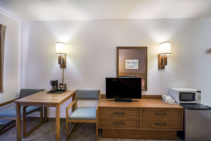 Room 31 of 33