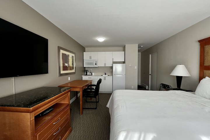 Room 18 of 38