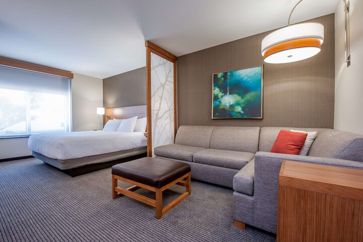 Room 33 of 51
