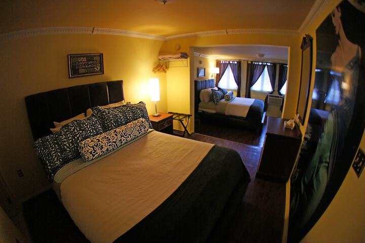 Room 16 of 44