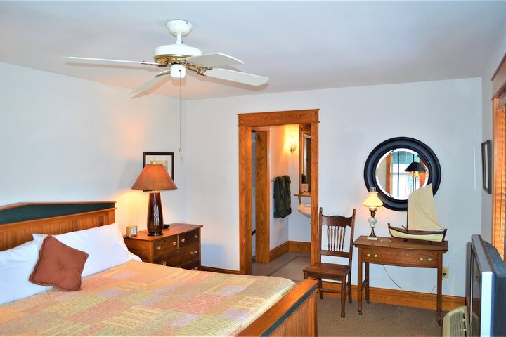 Roanoke Island Inn