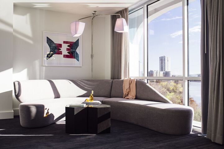 Room 25 of 76