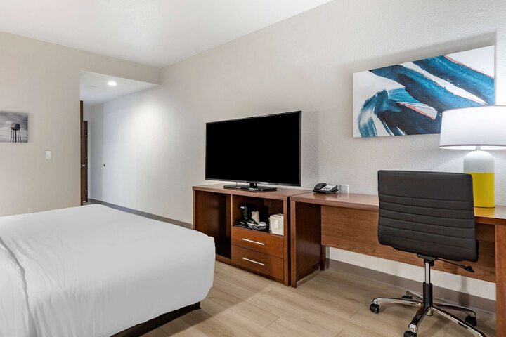 Room 10 of 31
