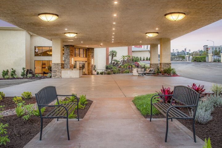 Hotel 7 of 77