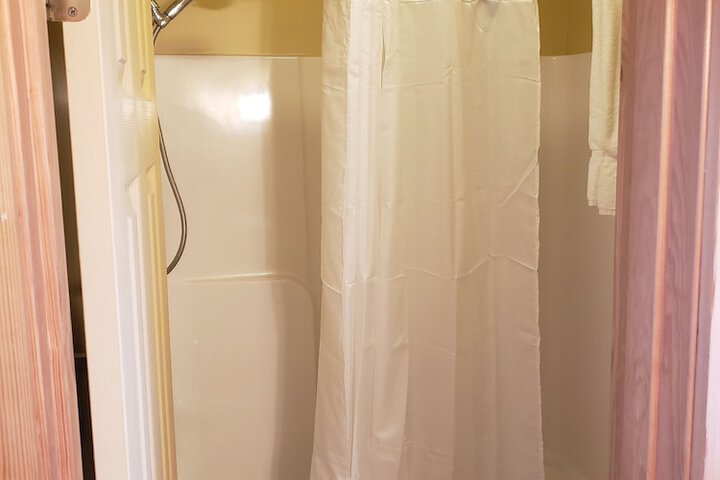 Room 15 of 33
