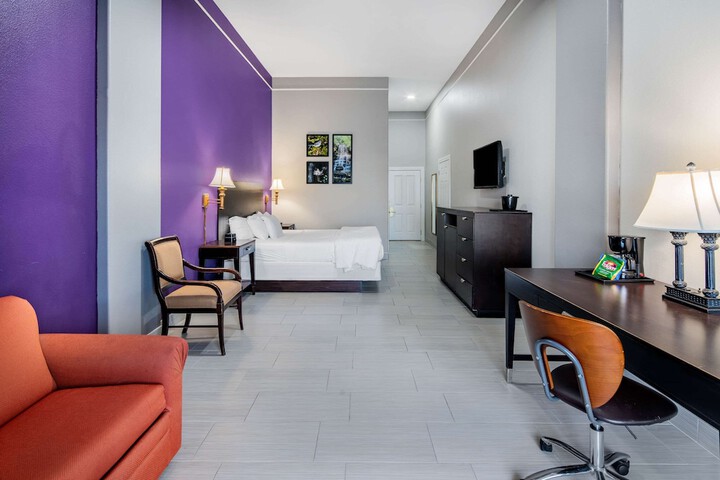 Room 13 of 29