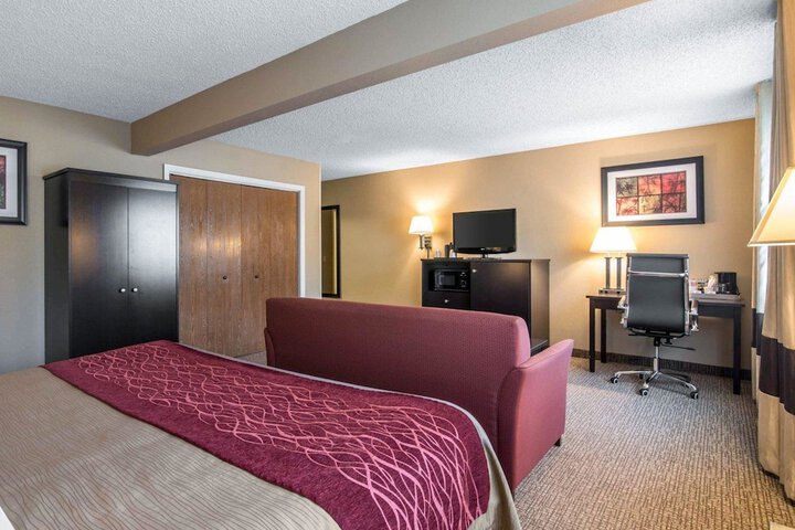 Room 28 of 35