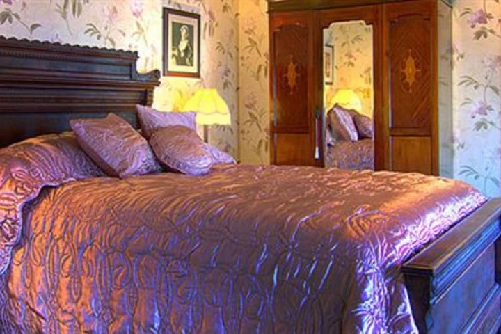 Gingerbread Mansion Inn