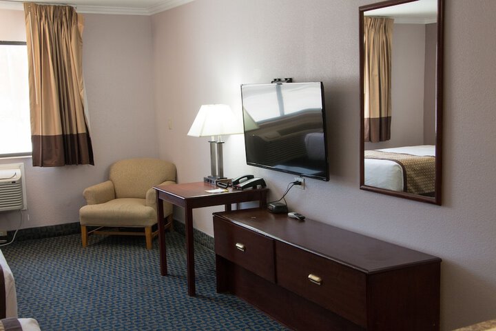 Room 32 of 46