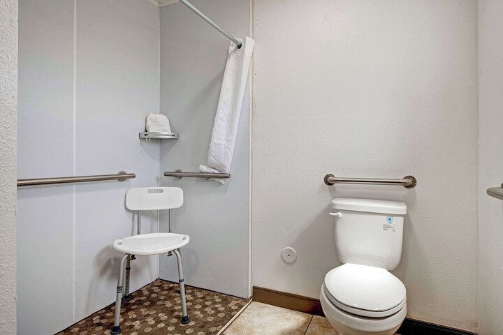 Room 27 of 46