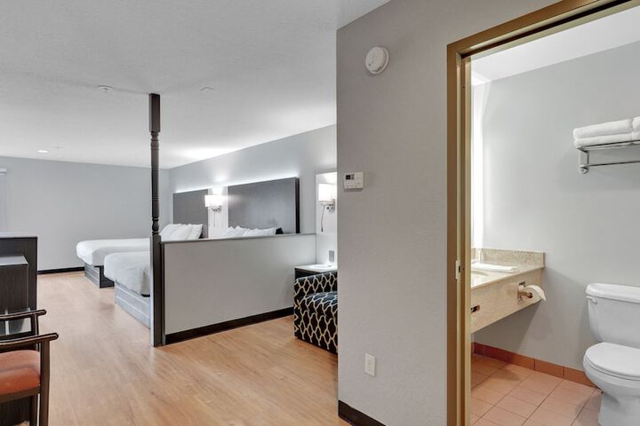 Room 15 of 43