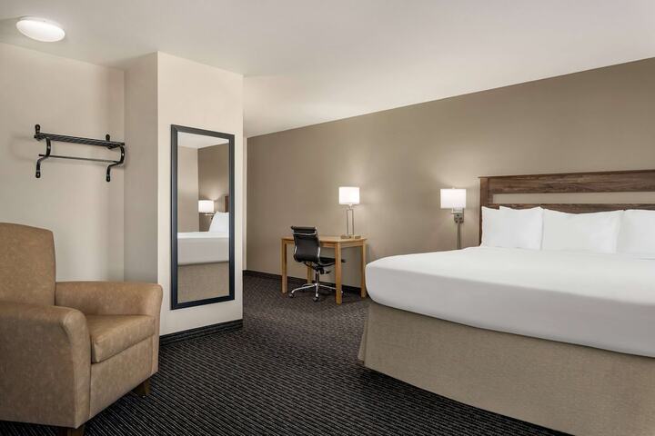 Room 17 of 26