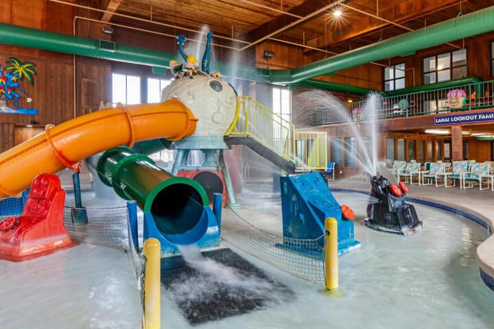 Polynesian Hotel Wisconsin Dells - Near Noahs Ark