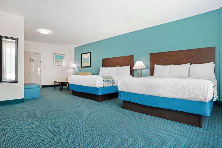 Room 21 of 38