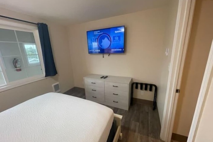 Room 142 of 179
