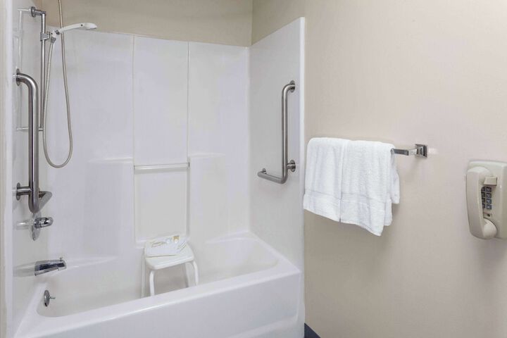 Room 20 of 27