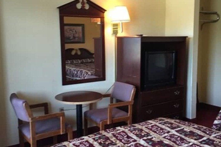Regency Inn & Suites