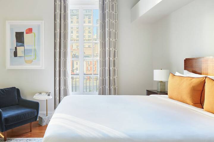 Room 32 of 72