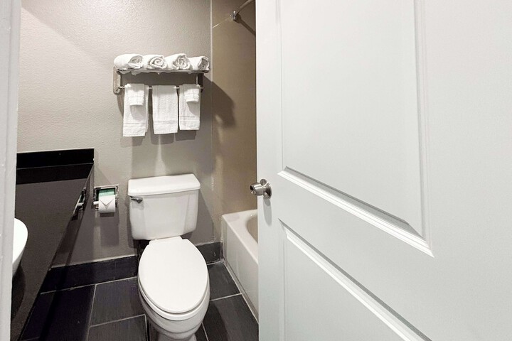 Room 5 of 29