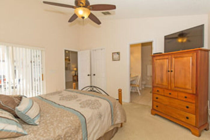 Rent a Villa Eagle Management Davenport