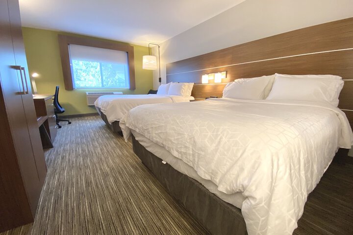 Room 15 of 33
