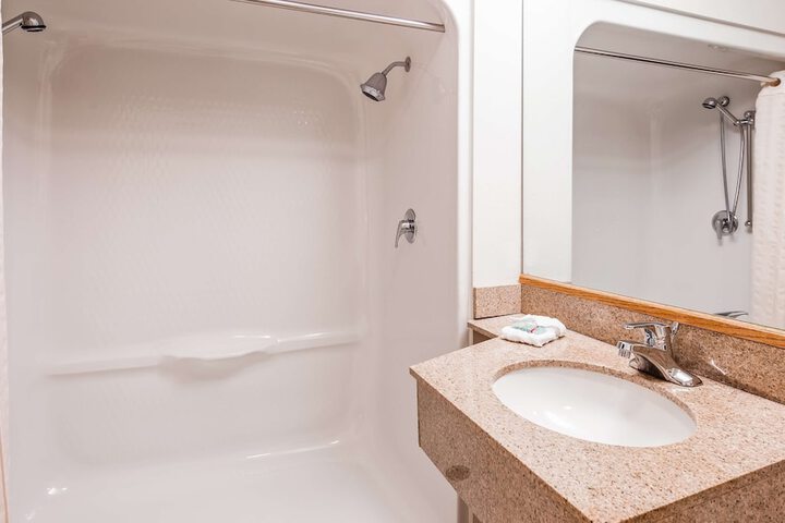 Best Western Golden Spike Inn & Suites