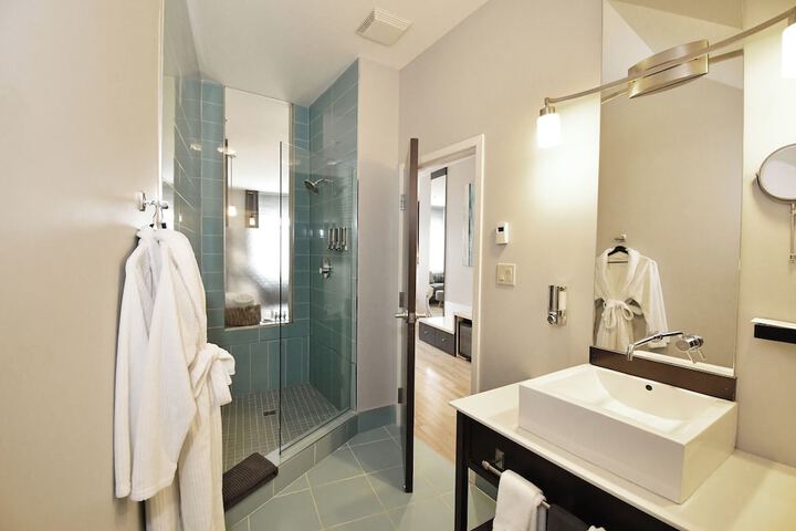 Room 12 of 50