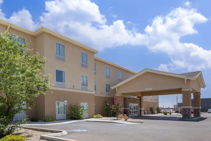 Quality Inn & Suites Carlsbad Caverns Area