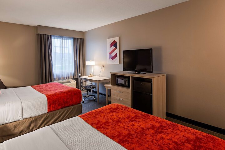 Best Western Plus New Cumberland Inn & Suites
