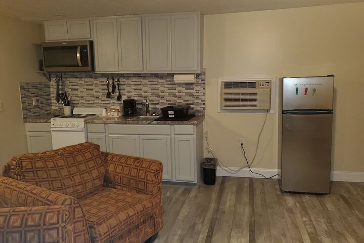 Room 8 of 28