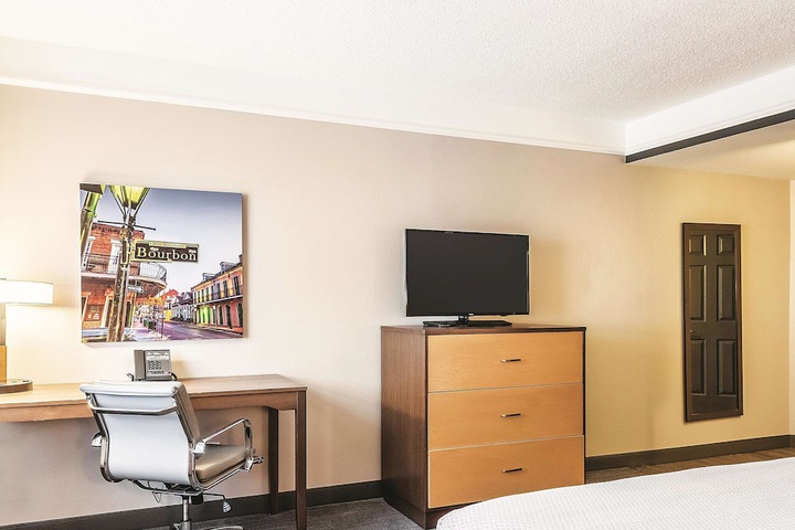 Room 46 of 65