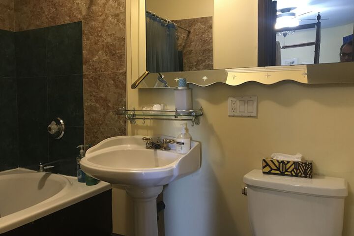 Room 10 of 25