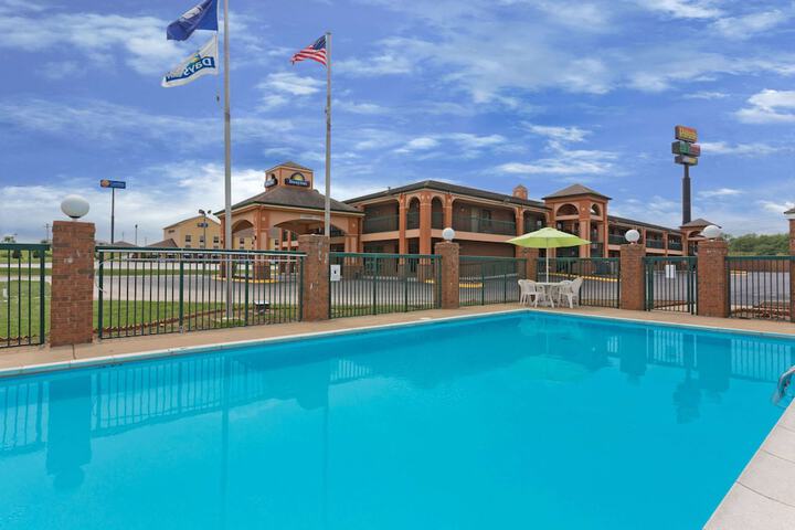 Pool 3 of 43