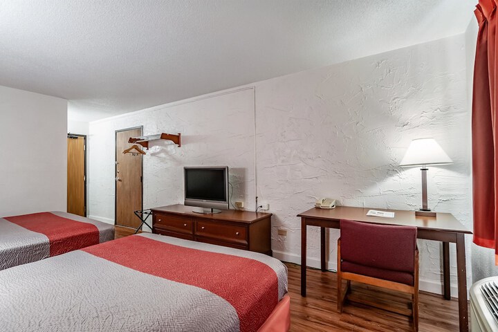 Room 14 of 30