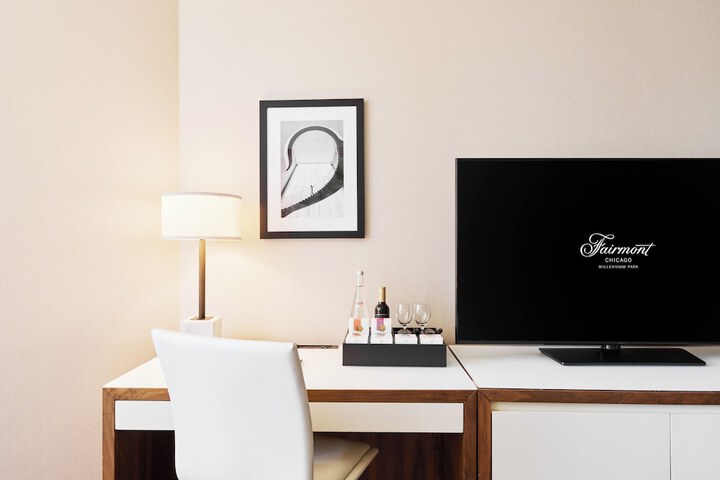 Room 9 of 42