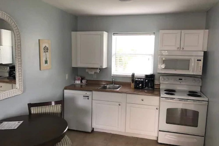 Marco Island Lakeside Inn