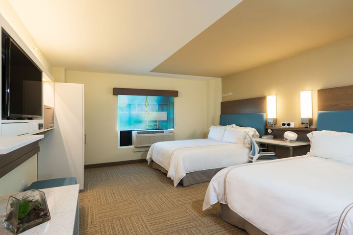 Room 8 of 43