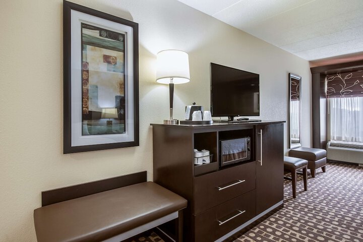 Room 8 of 27