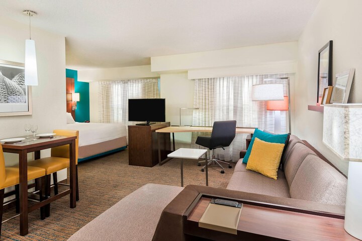 Room 14 of 24