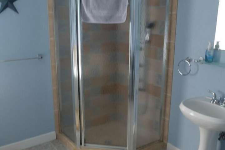 Room 16 of 28