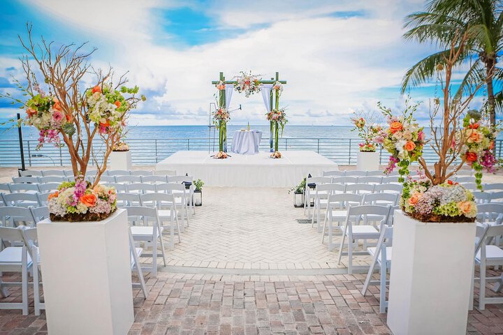 Signia by Hilton Diplomat Beach Resort