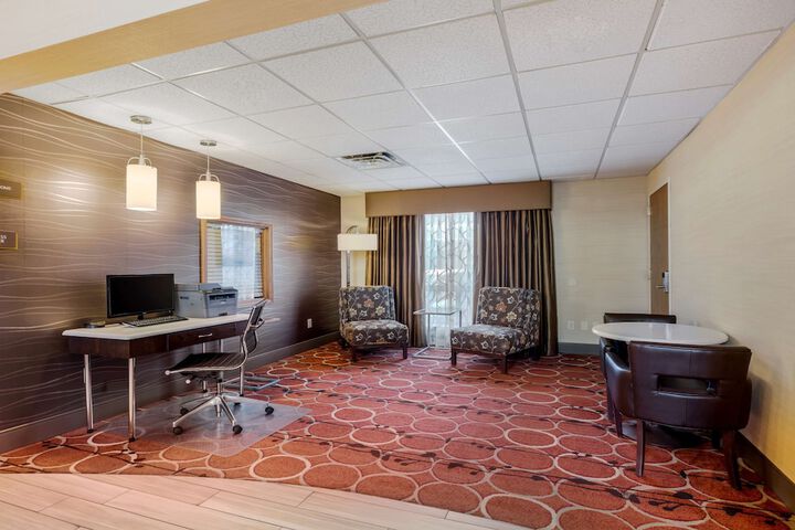 Business Center 42 of 42