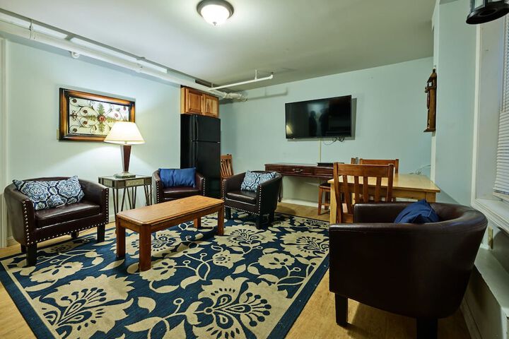 Room 17 of 34