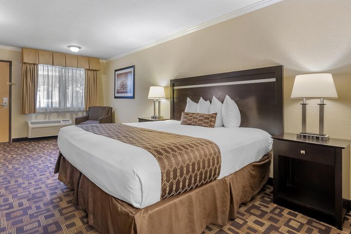 Best Western Plus Inn of Hayward