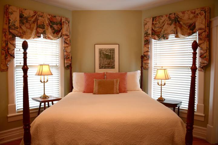 Room 20 of 151