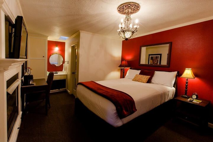 Room 14 of 27